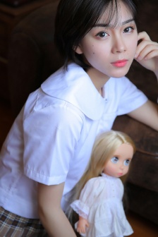《年轻女教师3》在线观看